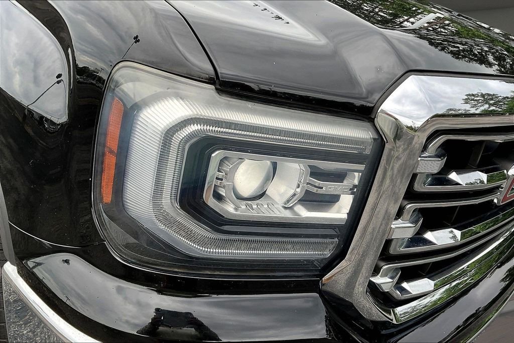 Used 2018 Black GMC SLT image 34