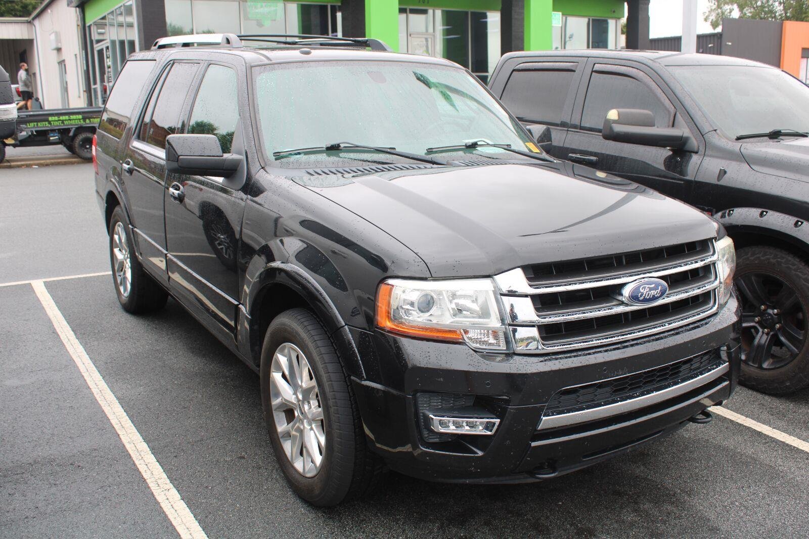 Used 2015 Tuxedo Black Metallic Ford Limited image 3