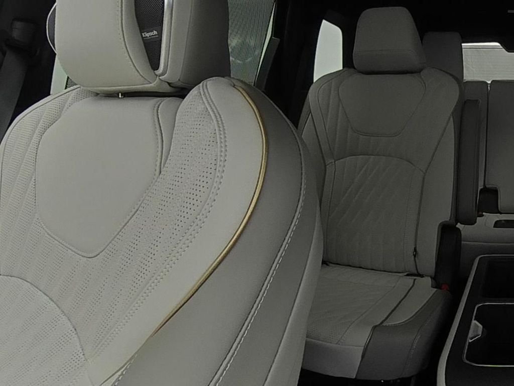 New 2027 2T DEEP EMRLD INFINITI Autograph AWD image 31
