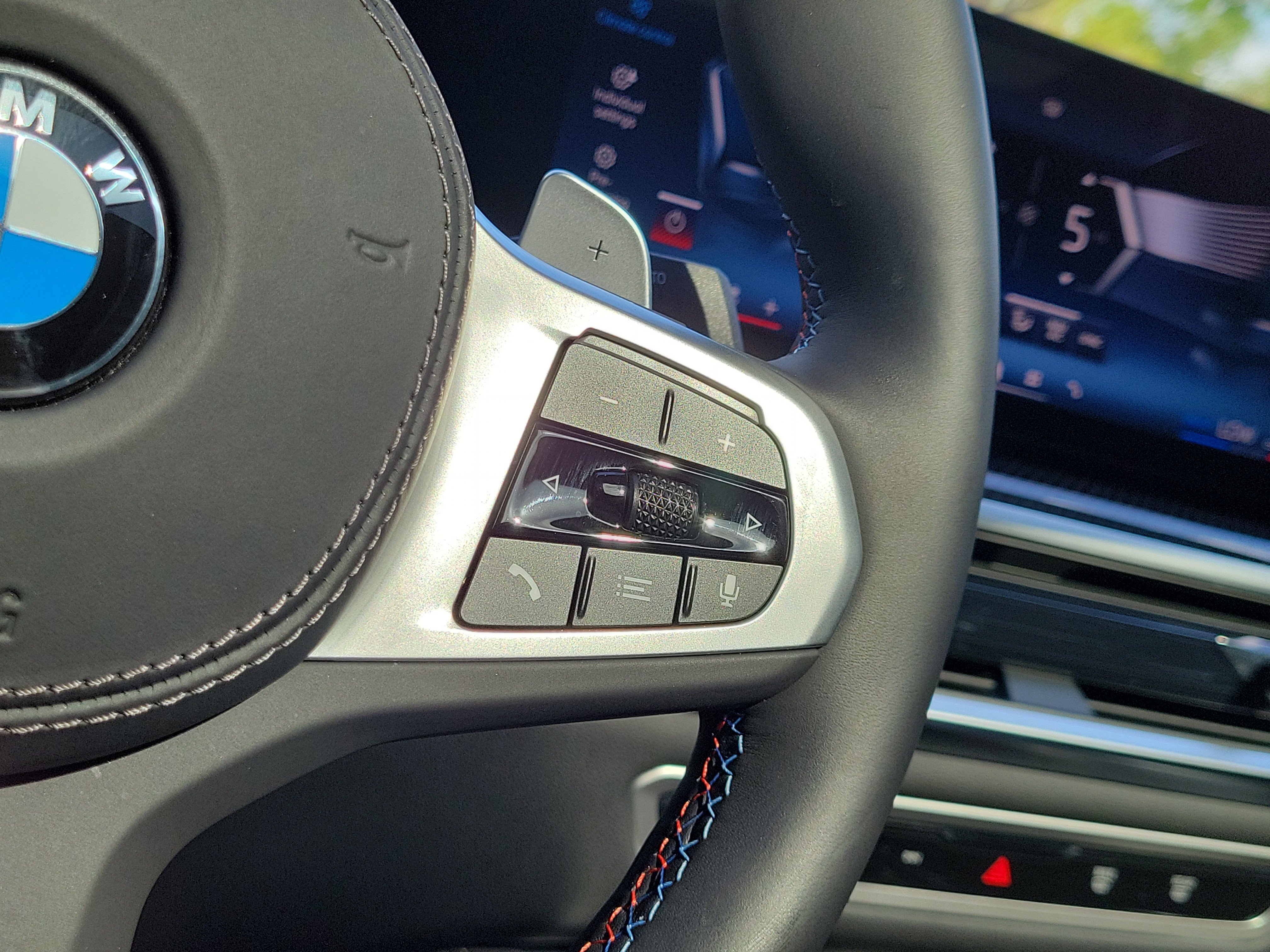 Certified Used 2025 Carbon Black Metallic BMW M60i image 26