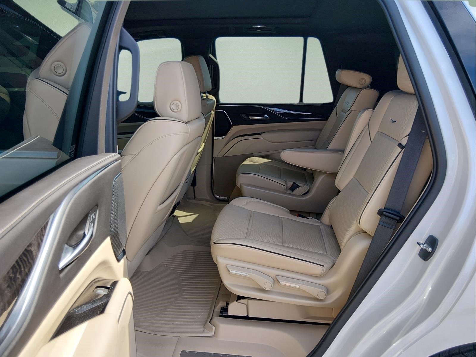 Used 2023 Crystal White Tricoat Cadillac 4WD Premium Luxury image 19