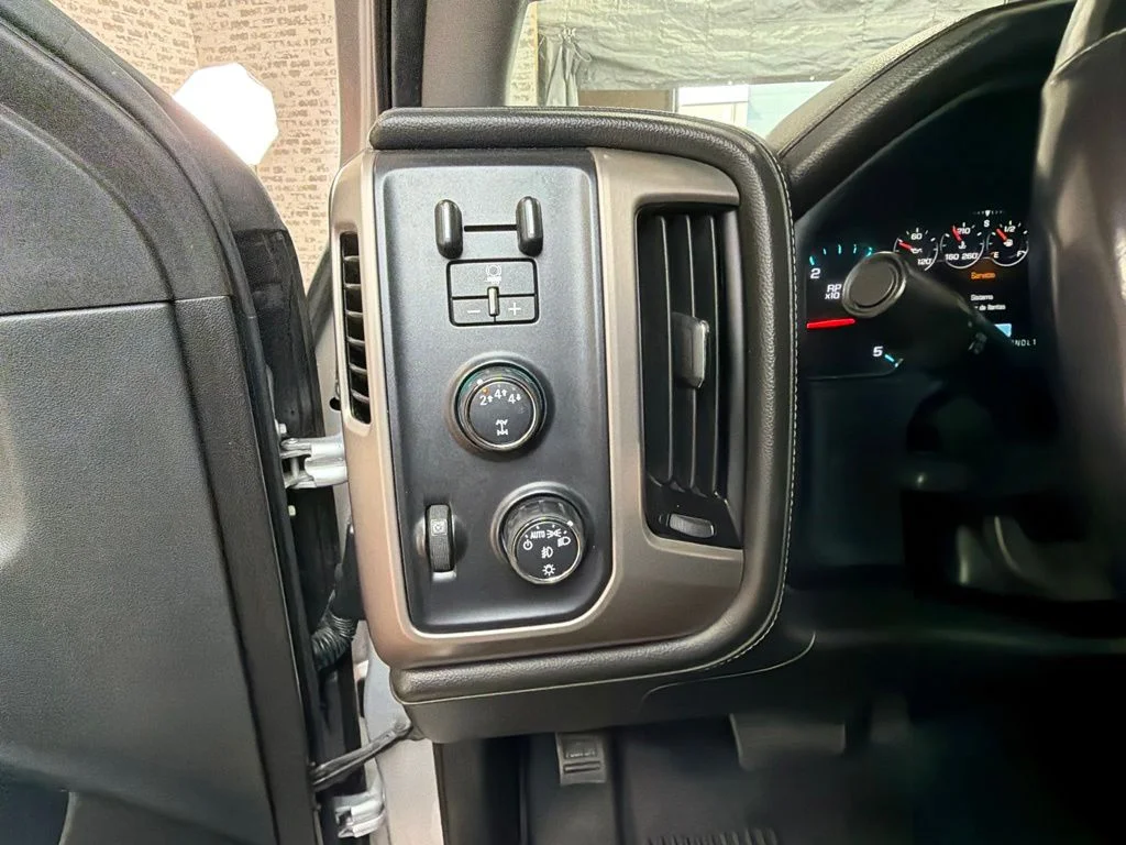 Used 2018 Quicksilver Metallic GMC Denali image 23