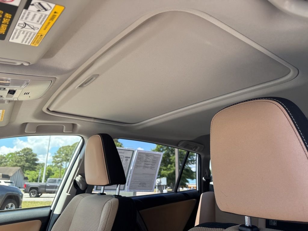 Used 2018 White Toyota XLE image 23