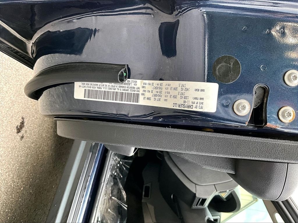 Used 2009 Modern Blue Pearlcoat Jeep Laredo image 34