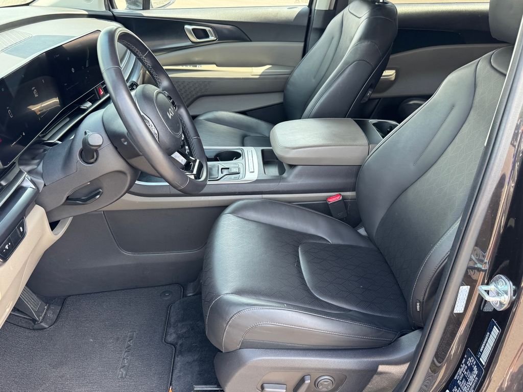 Used 2025 Gray Kia LXS image 7