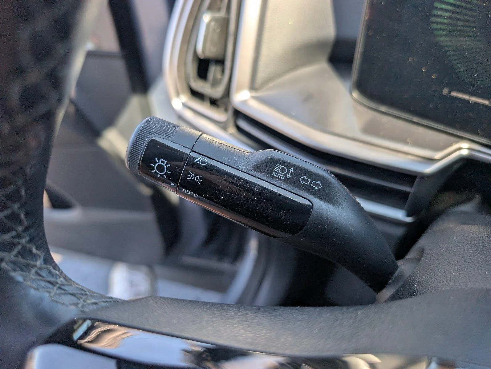 Used 2024 Everlasting Silver Kia S image 27