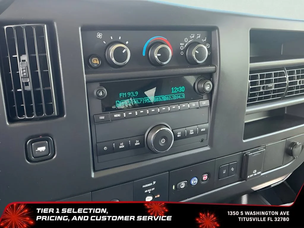 Used 2025 Summit White Chevrolet 1LT image 28