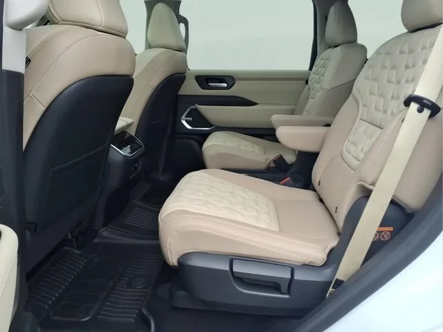 Used 2026  Nissan Platinum Reserve image 22