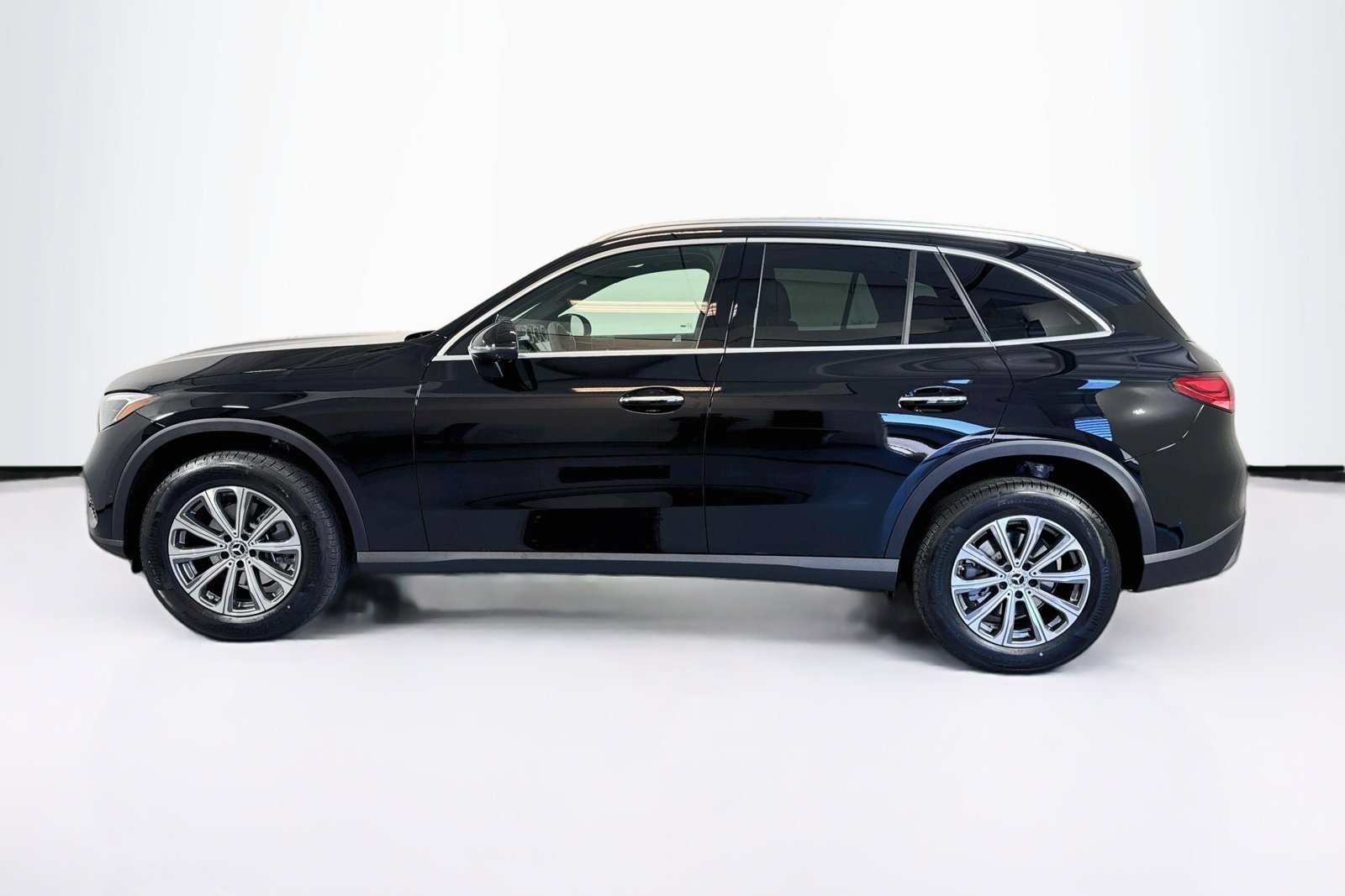 New 2026 Black Mercedes-Benz GLC 300 image 8
