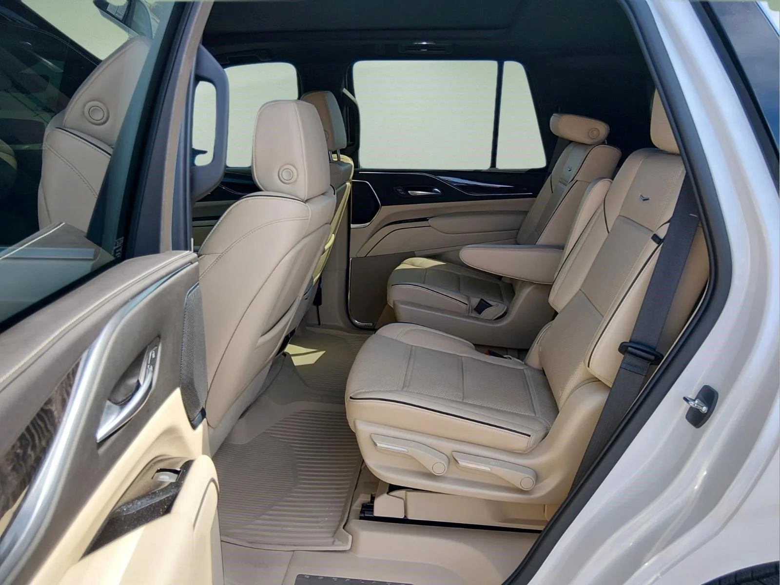 Used 2023 Crystal White Tricoat Cadillac 4WD Premium Luxury image 19