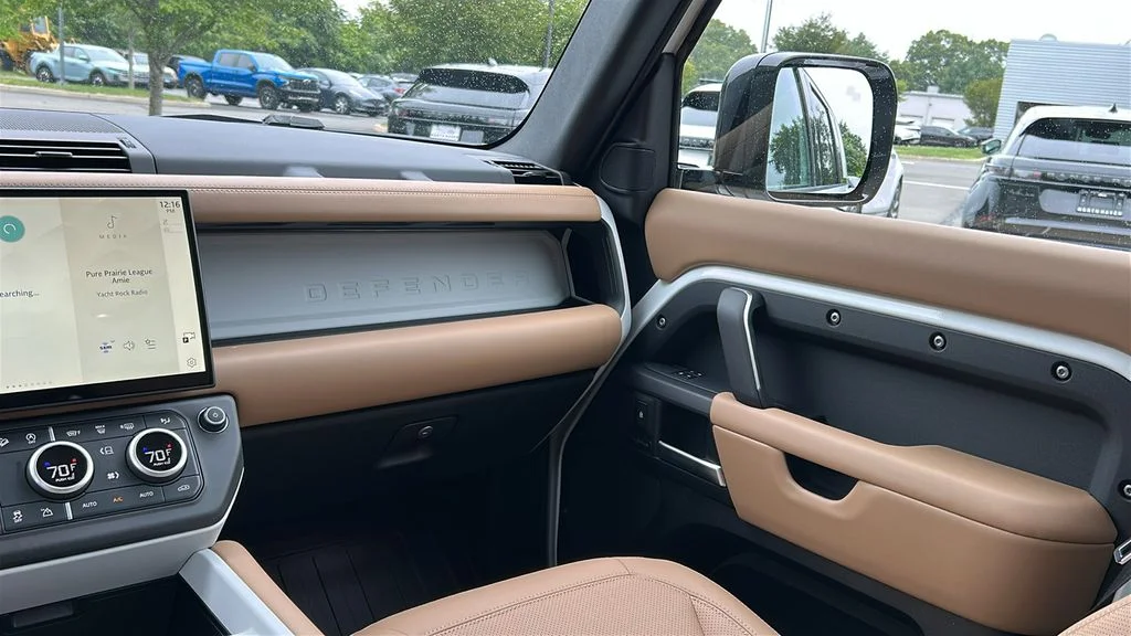 2026 Land Rover Defender S - Photo 25