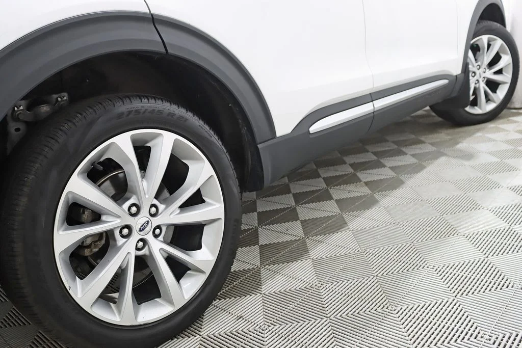 Used 2022 White Ford Platinum image 11