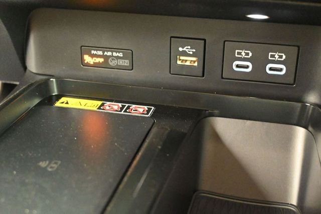Used 2026  Toyota SE image 23