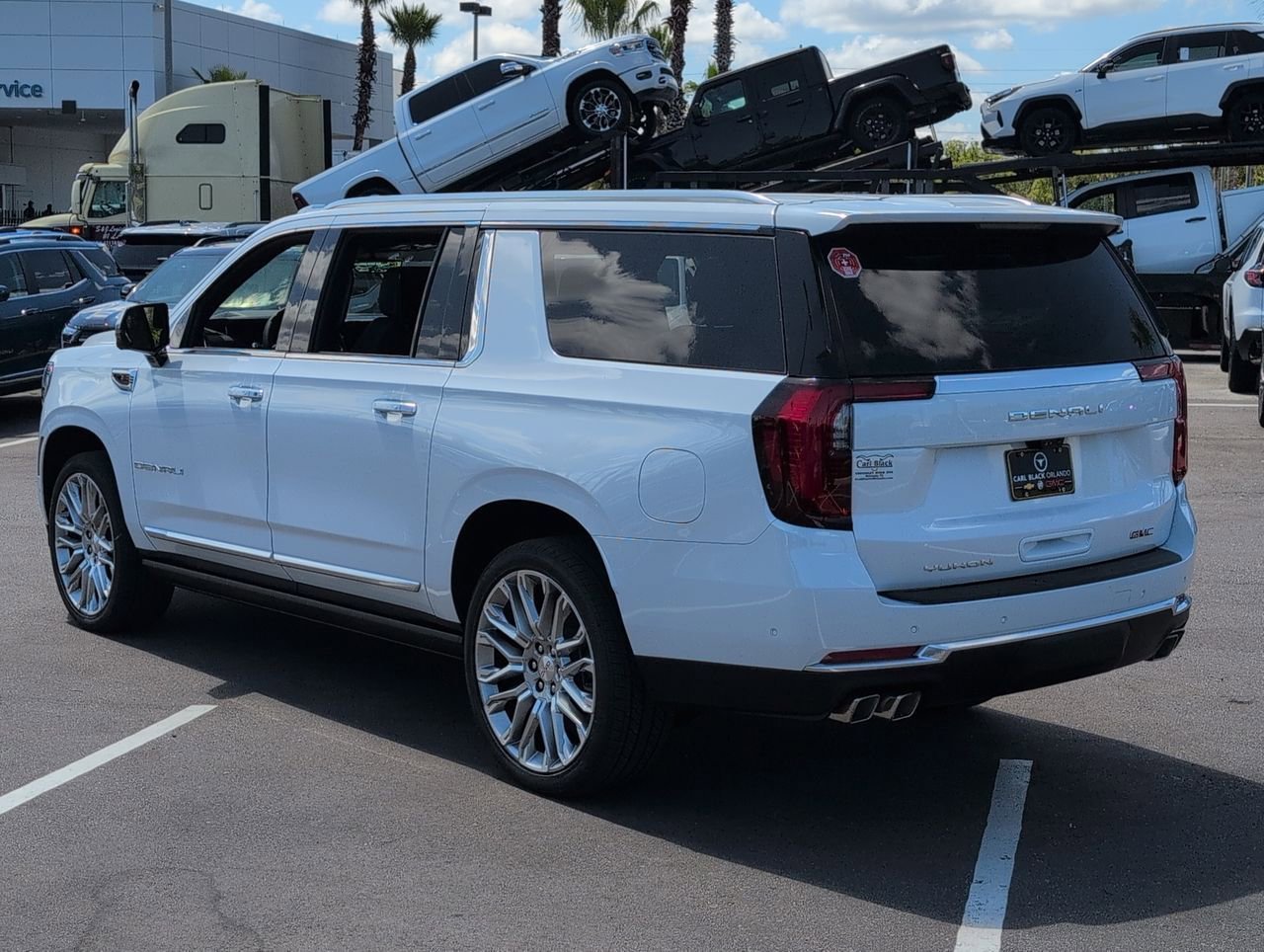 2026 GMC Yukon XL Denali - Photo 6