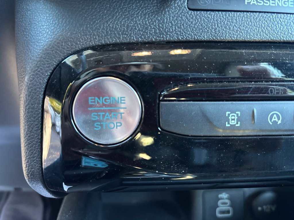 Used 2025 Black Ford Platinum image 30