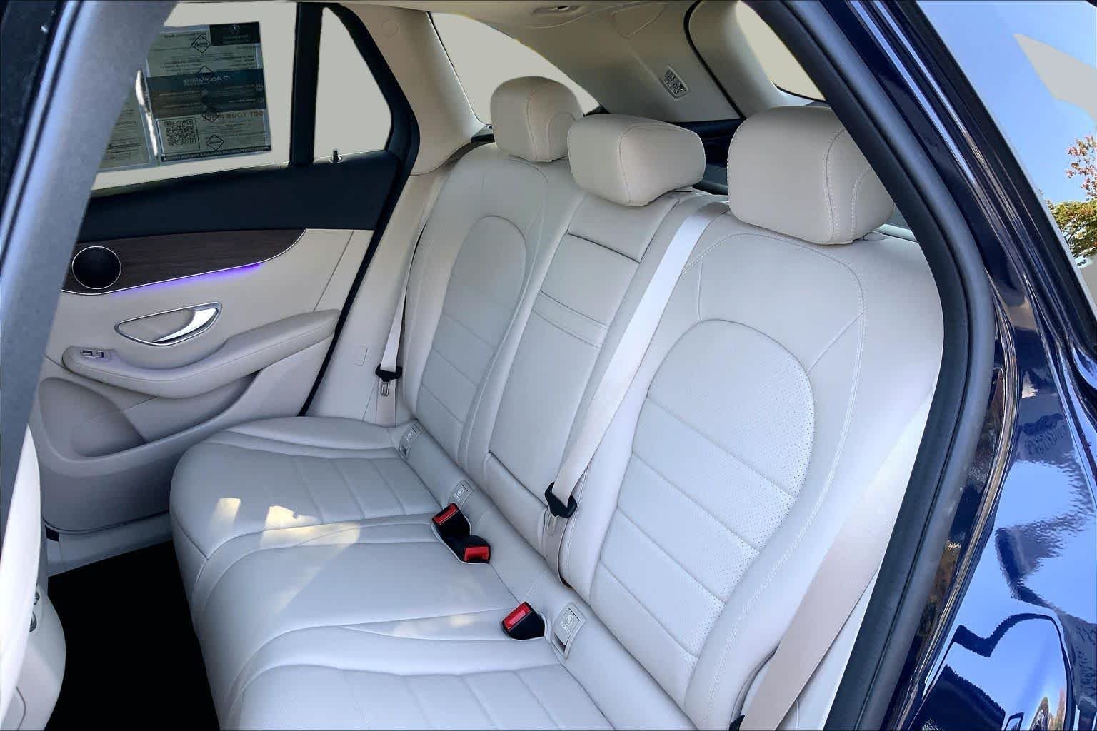 Used 2022 Lunar Blue Metallic Mercedes-Benz GLC 300 image 21