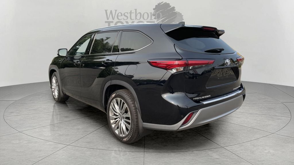 Used 2022 Black Toyota Platinum image 5