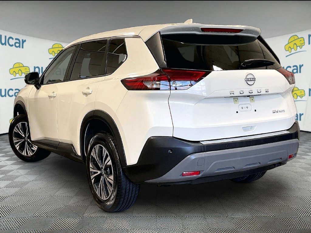 Used 2023 White Nissan SV image 4