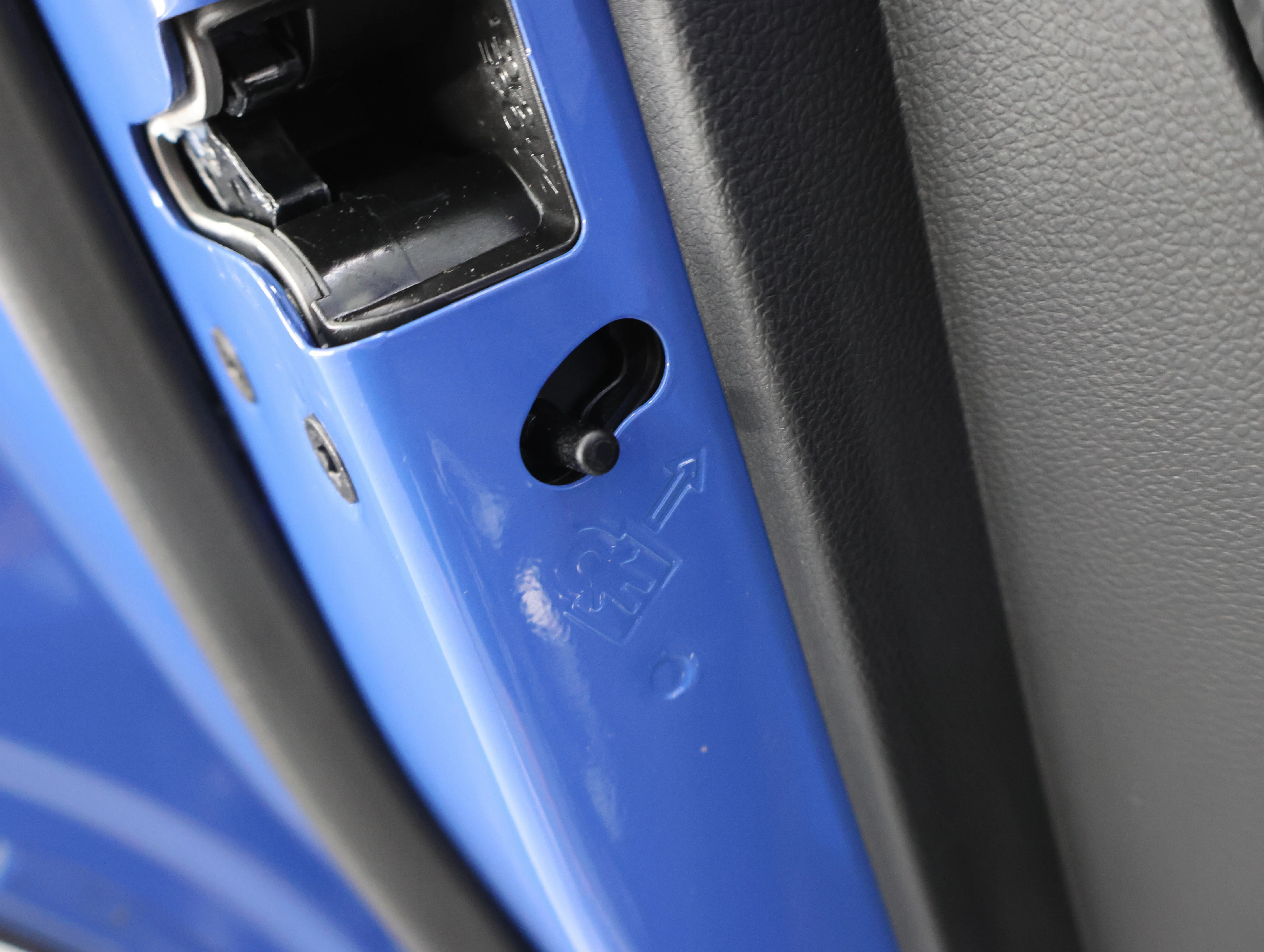 Used 2025 Reef Blue Metallic Chevrolet RS image 41