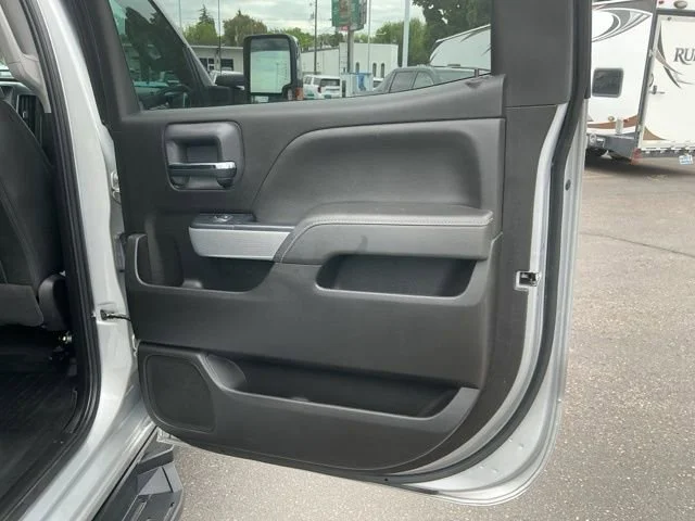 Used 2019 SILVER ICE METALLIC Chevrolet LTZ image 18