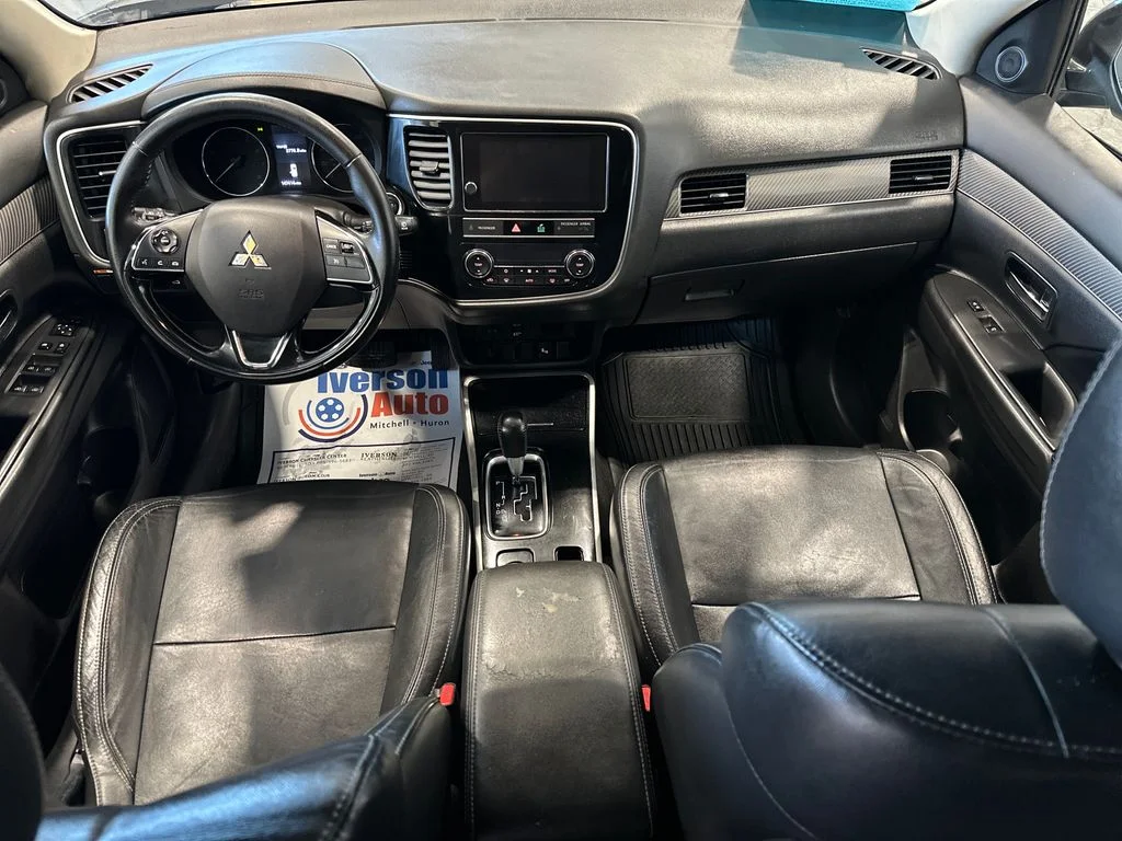 Used 2019 Black Mitsubishi ES image 25