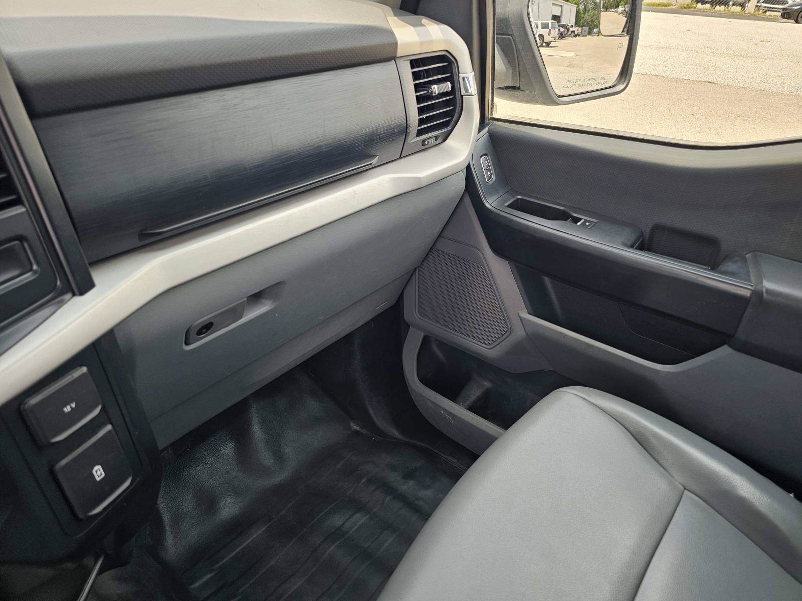 Used 2021 White Ford XL image 25