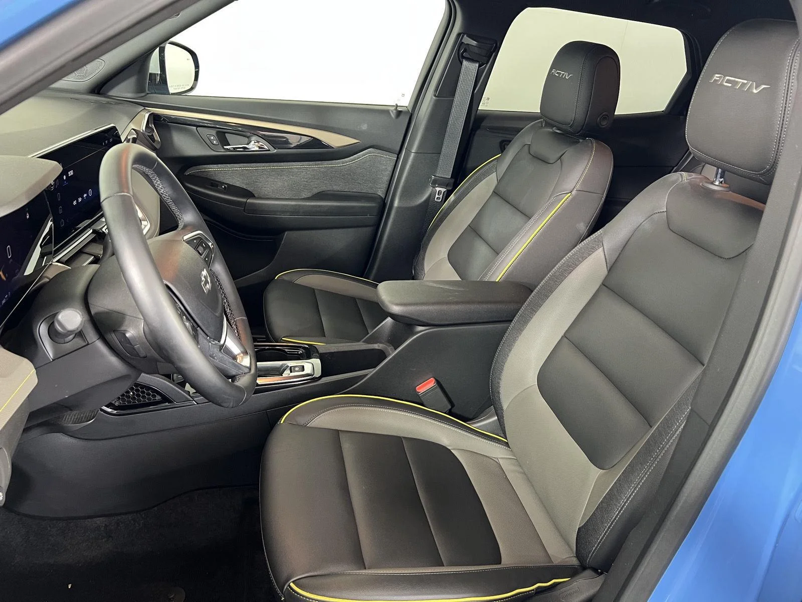 Used 2024 Fountain Blue Chevrolet ACTIV image 5