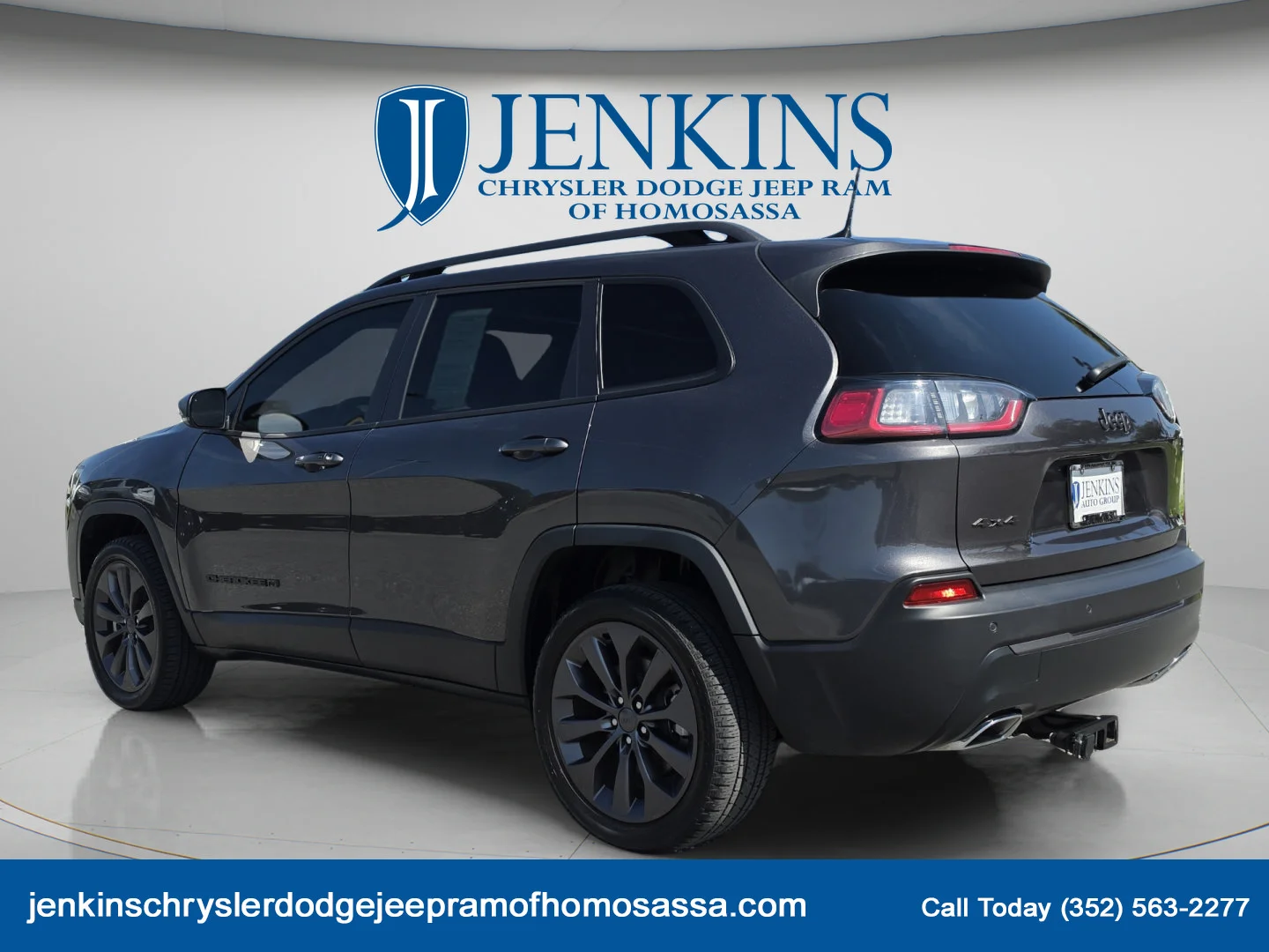 Used 2021 Granite Crystal Metallic Clearcoat Jeep 80th Anniversary image 7