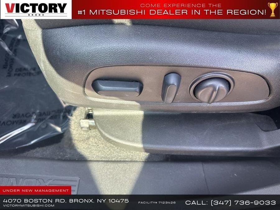 Used 2023 White Chevrolet LT image 27