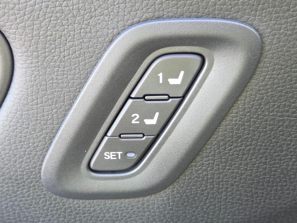 2025 Honda Pilot EX-L - Photo 8