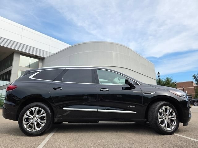 Used 2020 Ebony Twilight Metallic Buick Avenir image 28