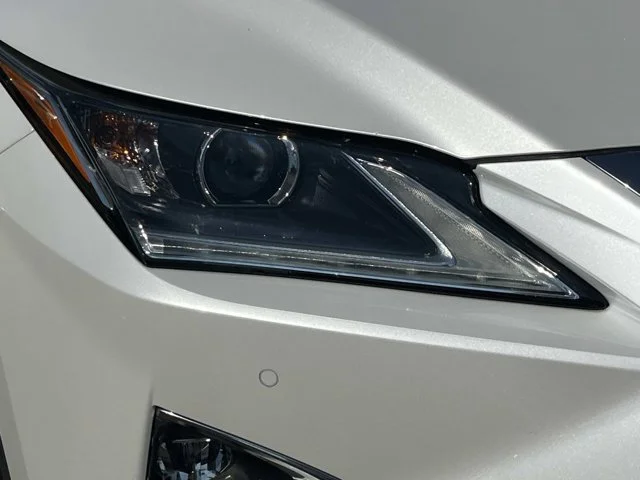 Used 2018 White Lexus 350L image 9
