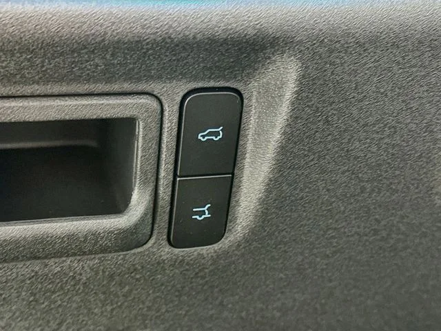 New 2027 Gray Ford Platinum image 23