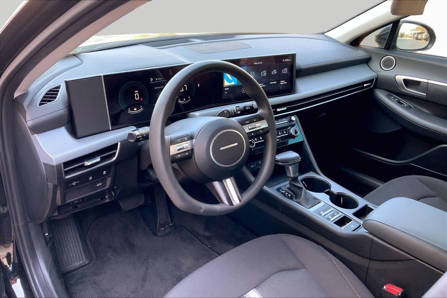2025 Hyundai Sonata SE - Photo 17
