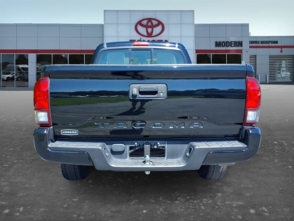 Used 2018 Midnight Black Metallic Toyota SR image 4