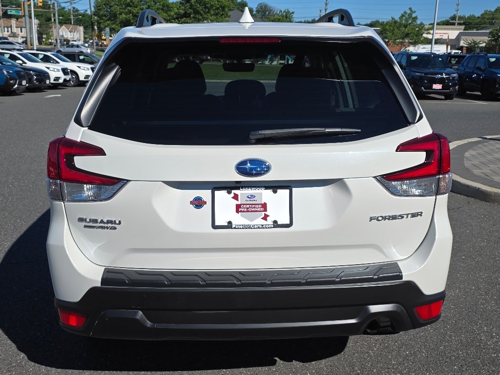 Used 2023 White Subaru Premium image 15