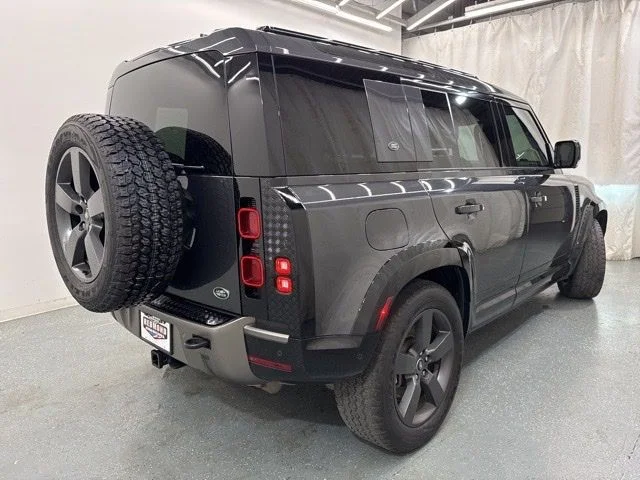 2023 Land Rover Defender X-Dynamic SE - Photo 7