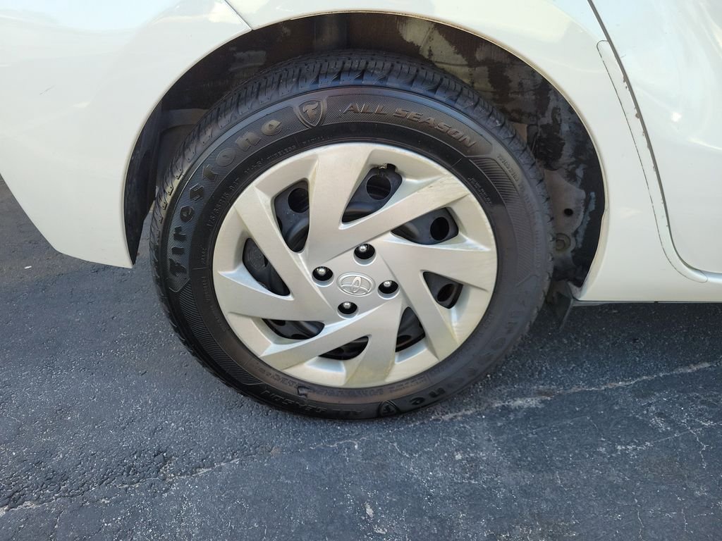 Used 2015 Moonglow Toyota Two image 12