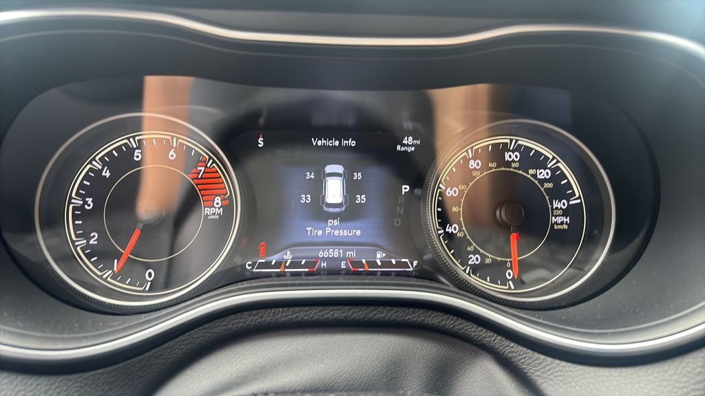 Used 2022 Gray Jeep Latitude Lux image 22