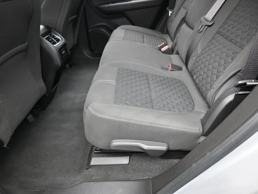 Used 2019 Silver Ice Metallic Chevrolet L image 28