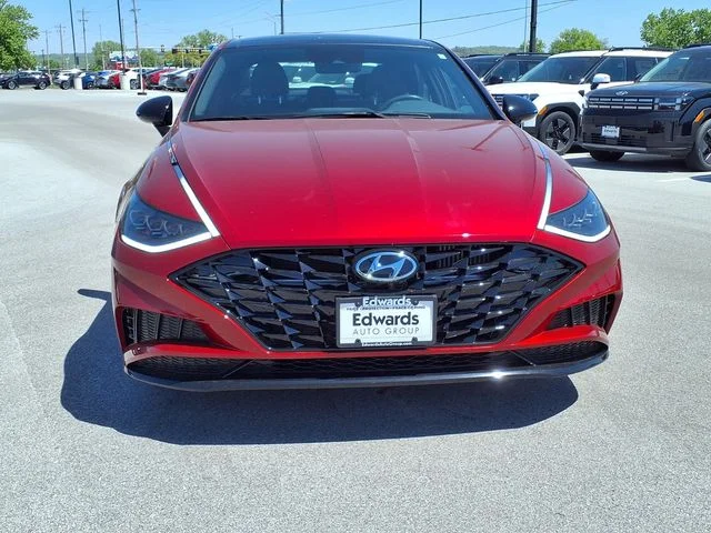 Used 2023 Red Hyundai SEL Plus image 10