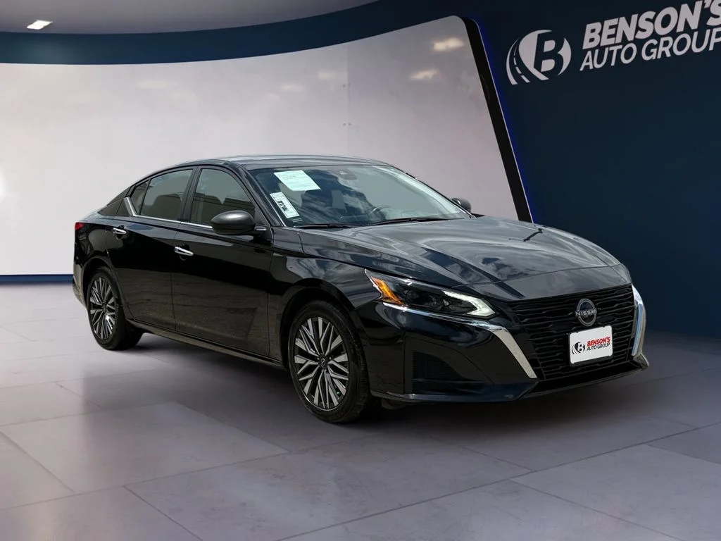Used 2025 Black Nissan 2.5 SV image 7