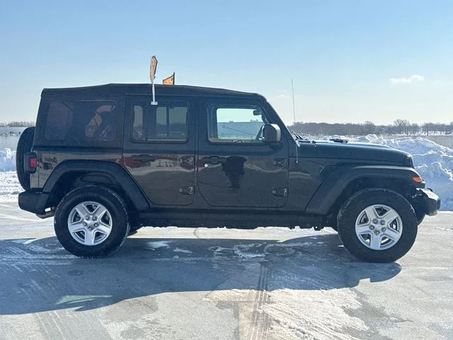 Used 2022 Black Jeep Unlimited Willys image 9