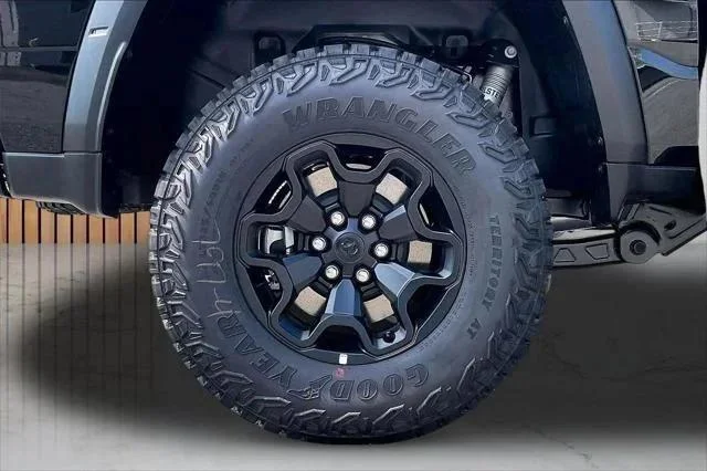 New 2026 Diamond Black Crystal Pearl-Coat Exterior Paint RAM RHO image 32
