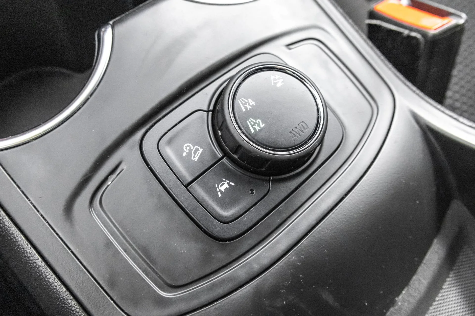 Used 2024 Sterling Metallic GMC SLE image 31