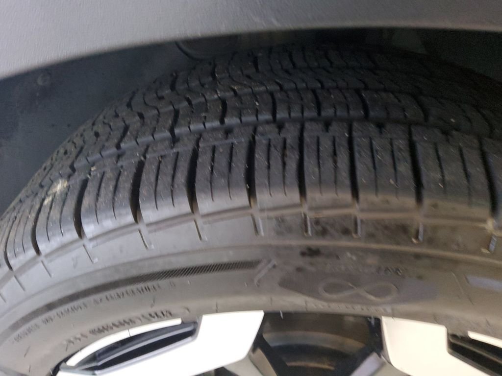 Used 2025 Black Kia S image 22