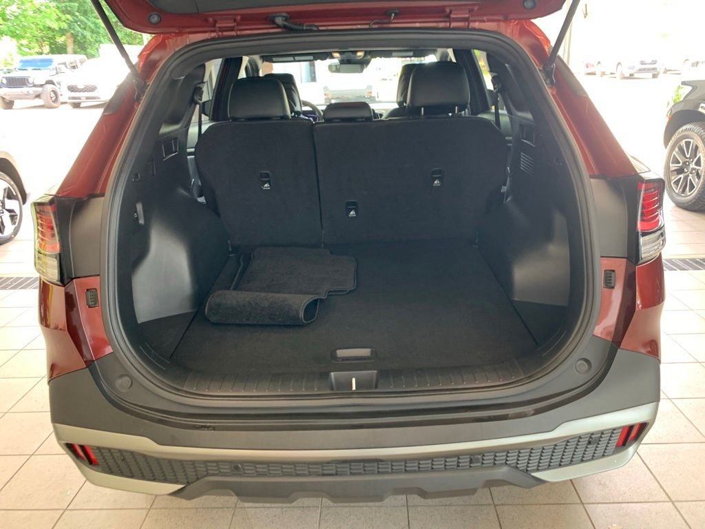 Used 2023 Red Kia X-Line image 15