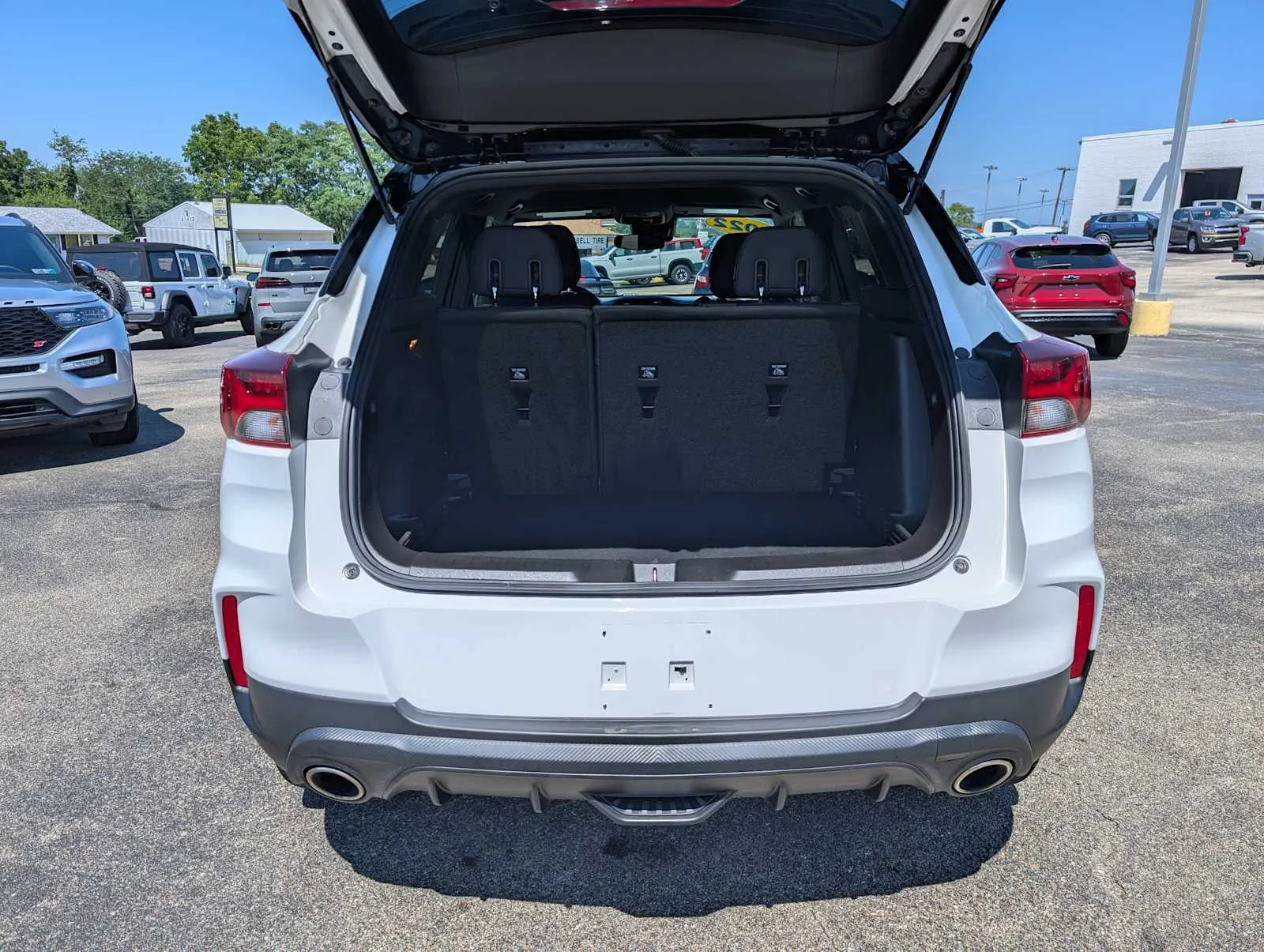 Used 2022 SUMMIT WHITE Chevrolet RS image 40