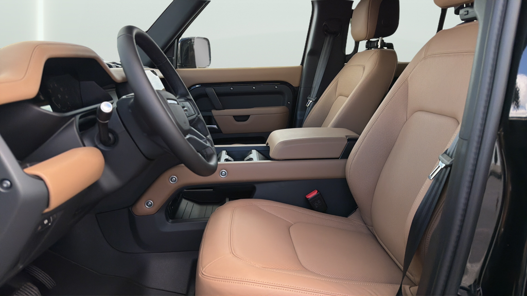 New 2026 Santorini Black Land Rover X-Dynamic SE image 17