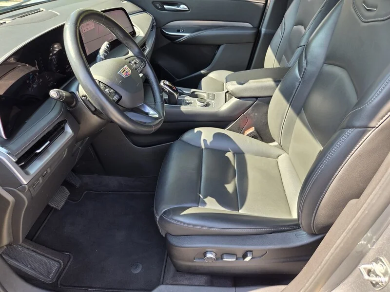 Used 2025 Silver Metallic CADILLAC PREMIUM LUXURY image 10